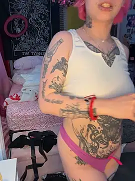 Snapshot of MissRomero chatting on 03-11-26, 02:06 MissRomero online show from 03-11-26, 02:06