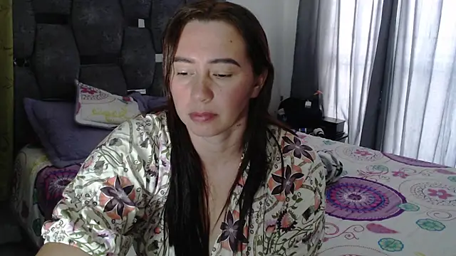 sara hott 1 online show from 04-18-26, 07:58