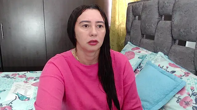 Snapshot of sara_hott_1 chatting on 06-16-26, 02:52 sara hott 1 online show from 06-16-26, 02:52