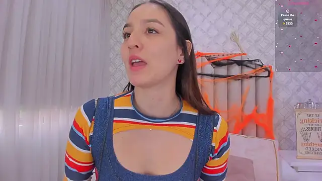 Pia Johnson  online show from 10-31-25, 11:44