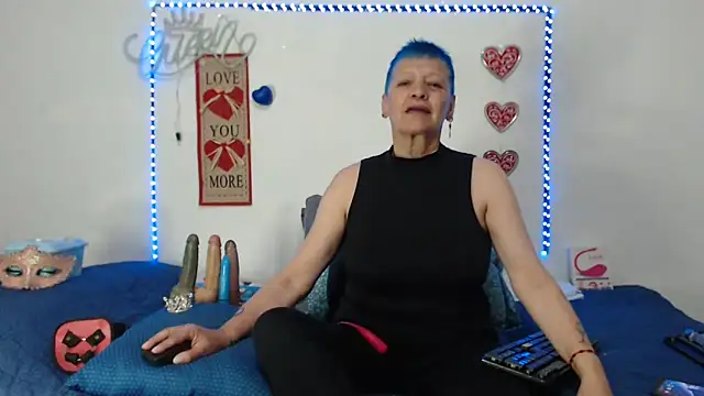 Snapshot of loquitaqueen011 chatting on 03-07-25, 10:21 loquitaqueen011 online show from 03-07-25, 10:21