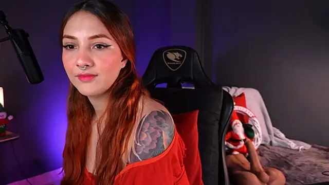 Snapshot of RedJasmine_ chatting on 11-21-25, 10:19 RedJasmine online show from 11-21-25, 10:19