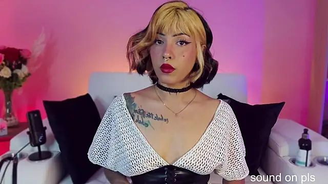 Snapshot of kitty_pruu chatting on 01-27-25, 11:00 kitty pruu online show from 01-27-25, 11:00