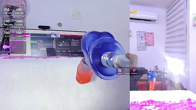 Snapshot of Soraya_Davis chatting on 11-11-25, 09:09 Soraya Davis online show from 11-11-25, 09:09