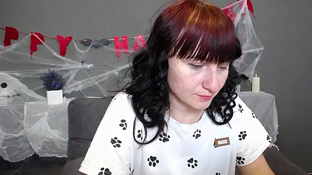 Snapshot of NinaFlawlees chatting on 10-16-25, 12:06 NinaFlawlees online show from 10-16-25, 12:06