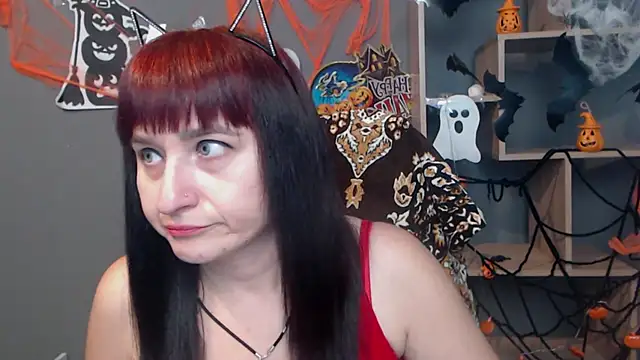 Snapshot of NinaFlawlees chatting on 10-30-25, 01:01 NinaFlawlees online show from 10-30-25, 01:01