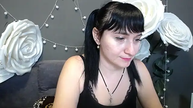 Snapshot of NinaFlawlees chatting on 11-23-25, 01:00 NinaFlawlees online show from 11-23-25, 01:00