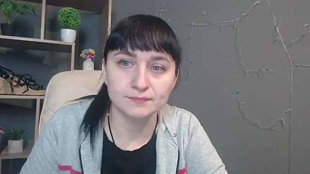 Snapshot of NinaFlawlees chatting on 12-01-25, 12:54 NinaFlawlees online show from 12-01-25, 12:54