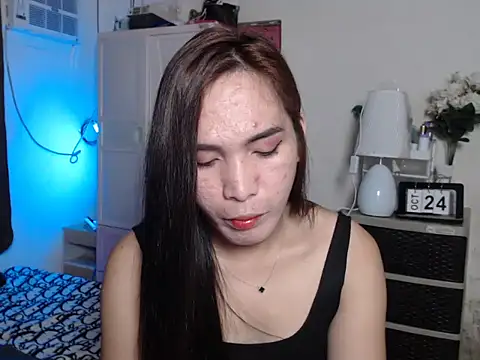 Snapshot of Msyensmith chatting on 10-24-25, 04:53 Msyensmith online show from 10-24-25, 04:53