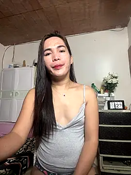 Snapshot of Msyensmith chatting on 11-23-25, 12:43 Msyensmith online show from 11-23-25, 12:43