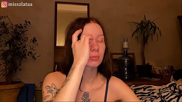 elfess online show from 11-17-25, 05:35