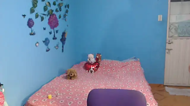 Snapshot of milfeddy_ chatting on 12-07-24, 12:08 milfeddy online show from 12-07-24, 12:08