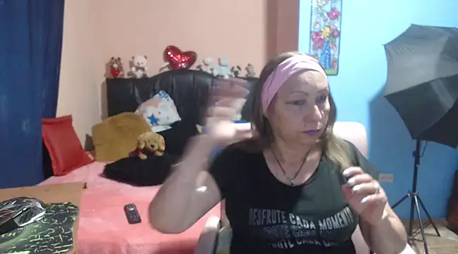 Snapshot of milfeddy_ chatting on 02-13-25, 09:06 milfeddy online show from 02-13-25, 09:06