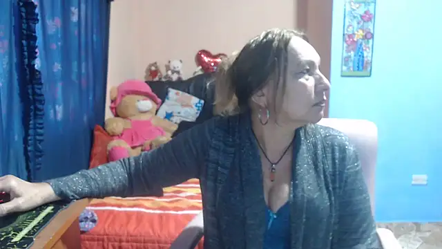 Snapshot of milfeddy_ chatting on 03-06-25, 04:28 milfeddy online show from 03-06-25, 04:28