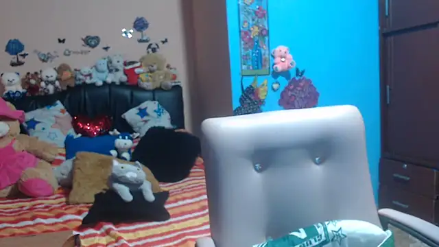 Snapshot of milfeddy_ chatting on 03-08-25, 12:22 milfeddy online show from 03-08-25, 12:22