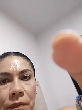 Snapshot of JennyRouse01 chatting on 12-17-25, 12:27 JennyRouse01 online show from 12-17-25, 12:27