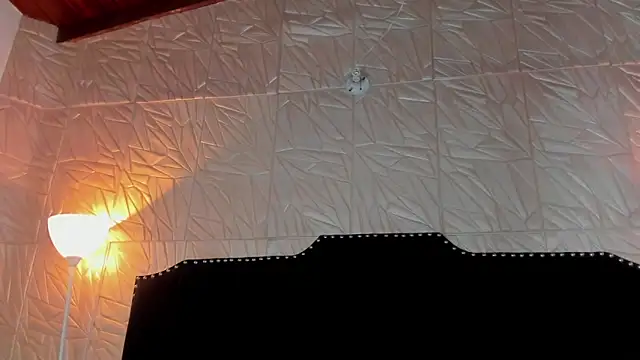 JennyRouse01 online show from 12-19-25, 12:23