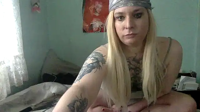 Snapshot of alexabunni chatting on 04-30-26, 04:02 alexabunni online show from 04-30-26, 04:02