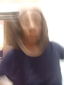 Snapshot of RoosePaarker chatting on 12-05-25, 01:14 RoosePaarker online show from 12-05-25, 01:14