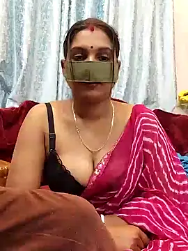 Snapshot of Queen_Dolly chatting on 01-06-25, 05:49 Queen Dolly online show from 01-06-25, 05:49