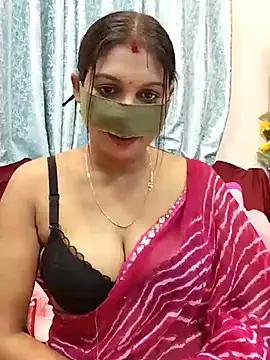 Snapshot of Queen_Dolly chatting on 02-25-25, 05:58 Queen Dolly online show from 02-25-25, 05:58