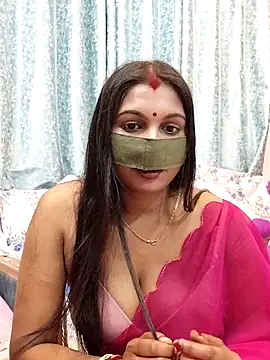 Snapshot of Queen_Dolly chatting on 03-19-25, 05:50 Queen Dolly online show from 03-19-25, 05:50