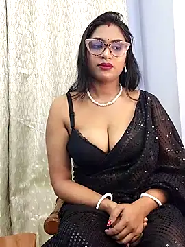 Snapshot of Queen_Dolly chatting on 10-11-25, 06:06 Queen Dolly online show from 10-11-25, 06:06