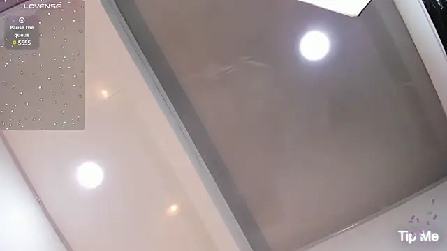 Snapshot of Naughty__Mom chatting on 01-14-25, 03:57 Naughty Mom online show from 01-14-25, 03:57