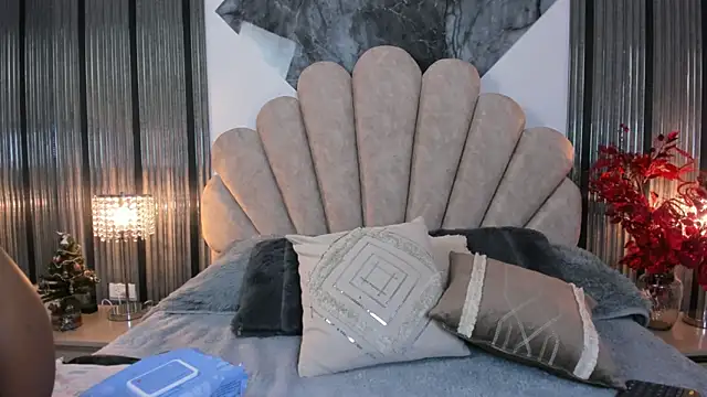 Naughty  Mom online show from 12-18-25, 12:55