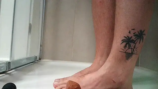 Snapshot of angelus112 chatting on 10-08-25, 07:17 angelus112 online show from 10-08-25, 07:17