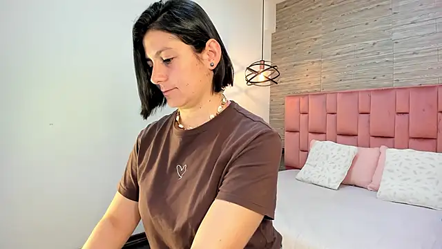 SarahDeyvis online show from 01-21-25, 02:15