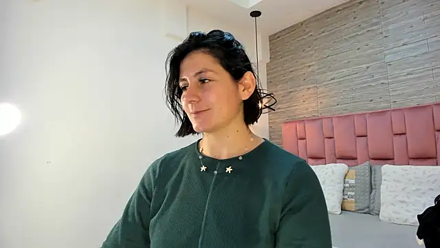 SarahDeyvis online show from 02-11-25, 01:09