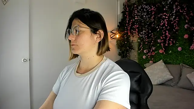 SarahDeyvis online show from 01-12-26, 02:22