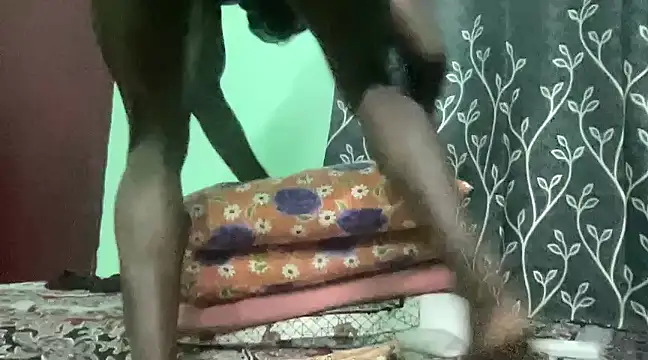 Snapshot of Indian-Drag-Queen chatting on 01-24-25, 01:14 Indian-Drag-Queen online show from 01-24-25, 01:14