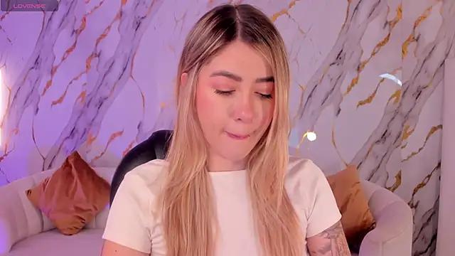 EveBensonX online show from 12-04-25, 11:52