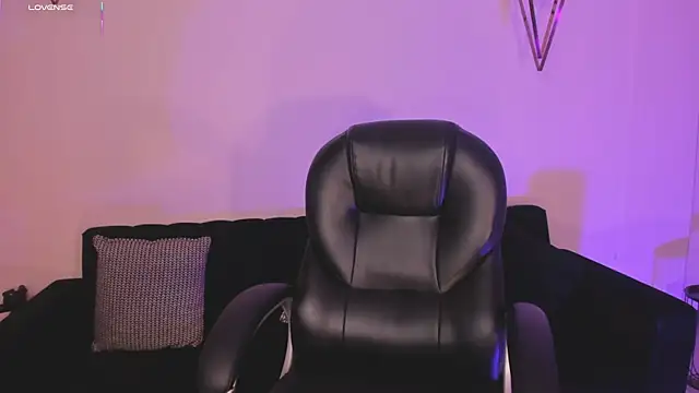 EveBensonX online show from 12-05-25, 11:41