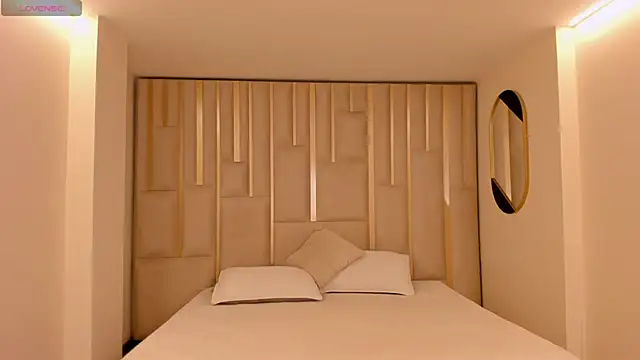 EveBensonX online show from 04-26-26, 06:05