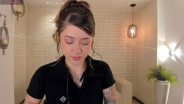 EveBensonX online show from 06-07-26, 11:30