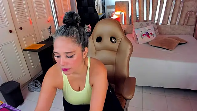 cute sassy online show from 04-10-26, 02:11