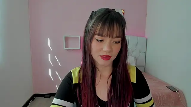 Snapshot of 18candys chatting on 12-16-24, 08:37 18candys online show from 12-16-24, 08:37