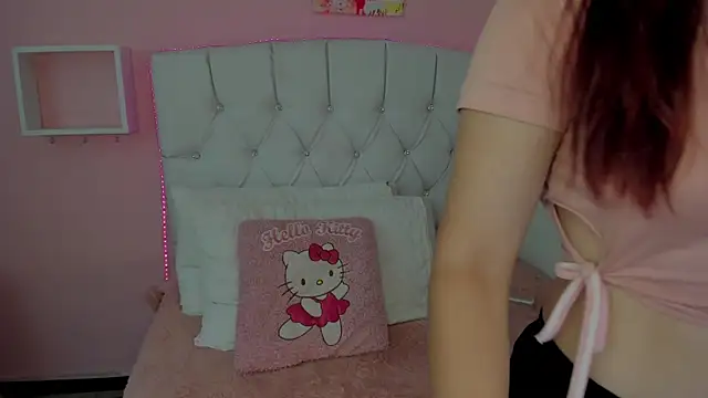 Snapshot of 18candys chatting on 12-27-24, 08:39 18candys online show from 12-27-24, 08:39