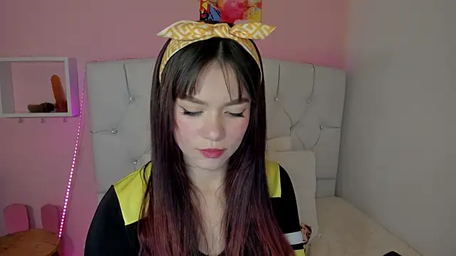 Snapshot of 18candys chatting on 01-30-25, 11:24 18candys online show from 01-30-25, 11:24