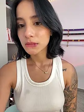 Snapshot of Ale_Lewis chatting on 03-05-25, 06:34 Ale Lewis online show from 03-05-25, 06:34