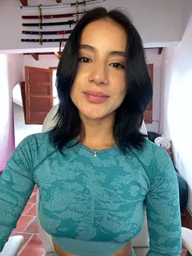 Snapshot of Ale_Lewis chatting on 10-04-25, 02:04 Ale Lewis online show from 10-04-25, 02:04