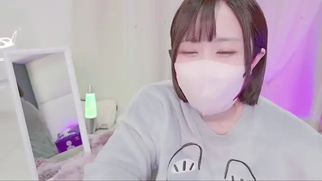 Yuu  k online show from 01-11-25, 05:07