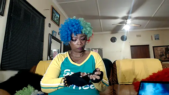 Snapshot of Gucci_Bx chatting on 06-26-26, 01:54 Gucci Bx online show from 06-26-26, 01:54