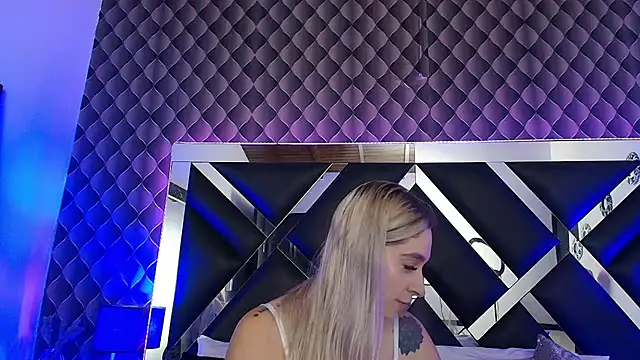 victoriaa lee  online show from 11-20-25, 07:02