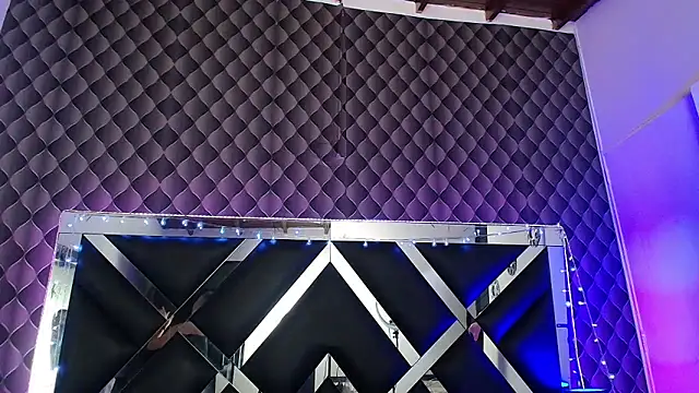 victoriaa lee  online show from 02-03-26, 08:36