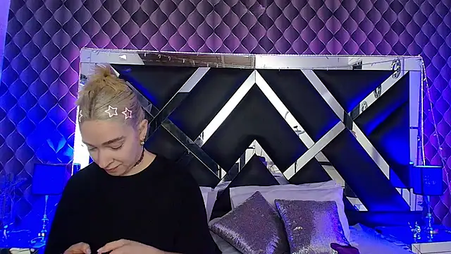 victoriaa lee  online show from 02-16-26, 07:10