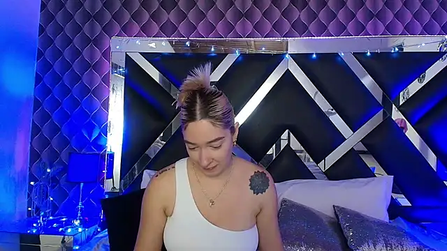 victoriaa lee  online show from 04-09-26, 07:52